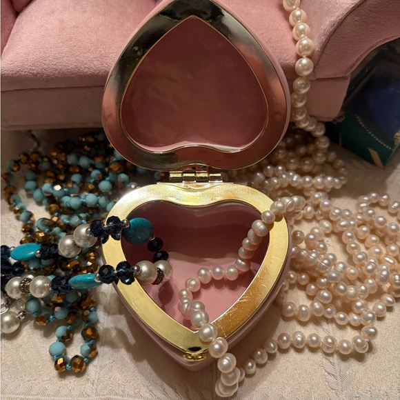 Heart-Shaped Hinged Pink Jewelry/ Trinket Box - Picture 2 of 3